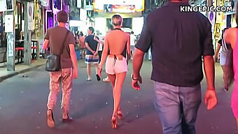 Sexuální Turistika V Thajsku Vede K Setkání S Drobnou Asijskou Teenagerkou